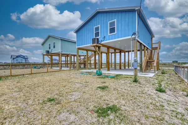 $367,500 | 371 West Misty Oak Lane, Rockport, TX 78382