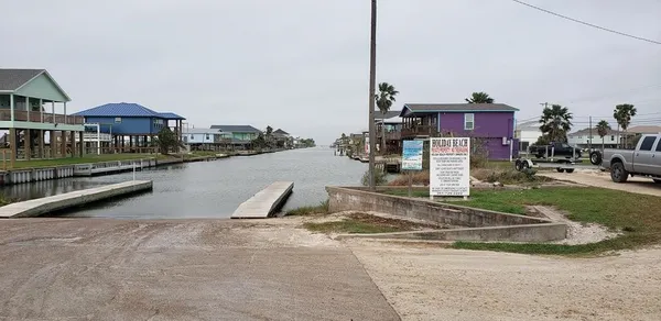 $367,500 | 371 West Misty Oak Lane, Rockport, TX 78382