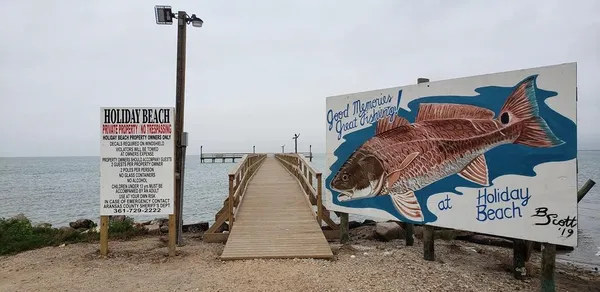 $367,500 | 371 West Misty Oak Lane, Rockport, TX 78382