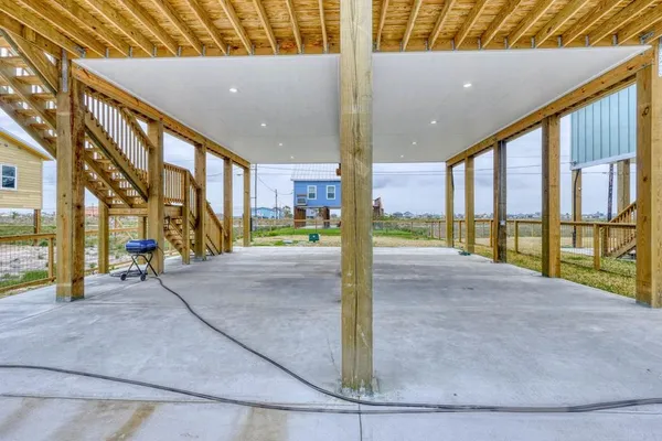 $367,500 | 371 West Misty Oak Lane, Rockport, TX 78382