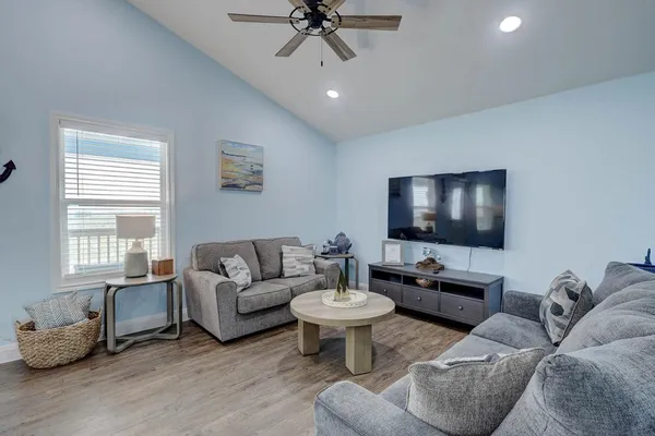 $367,500 | 371 West Misty Oak Lane, Rockport, TX 78382