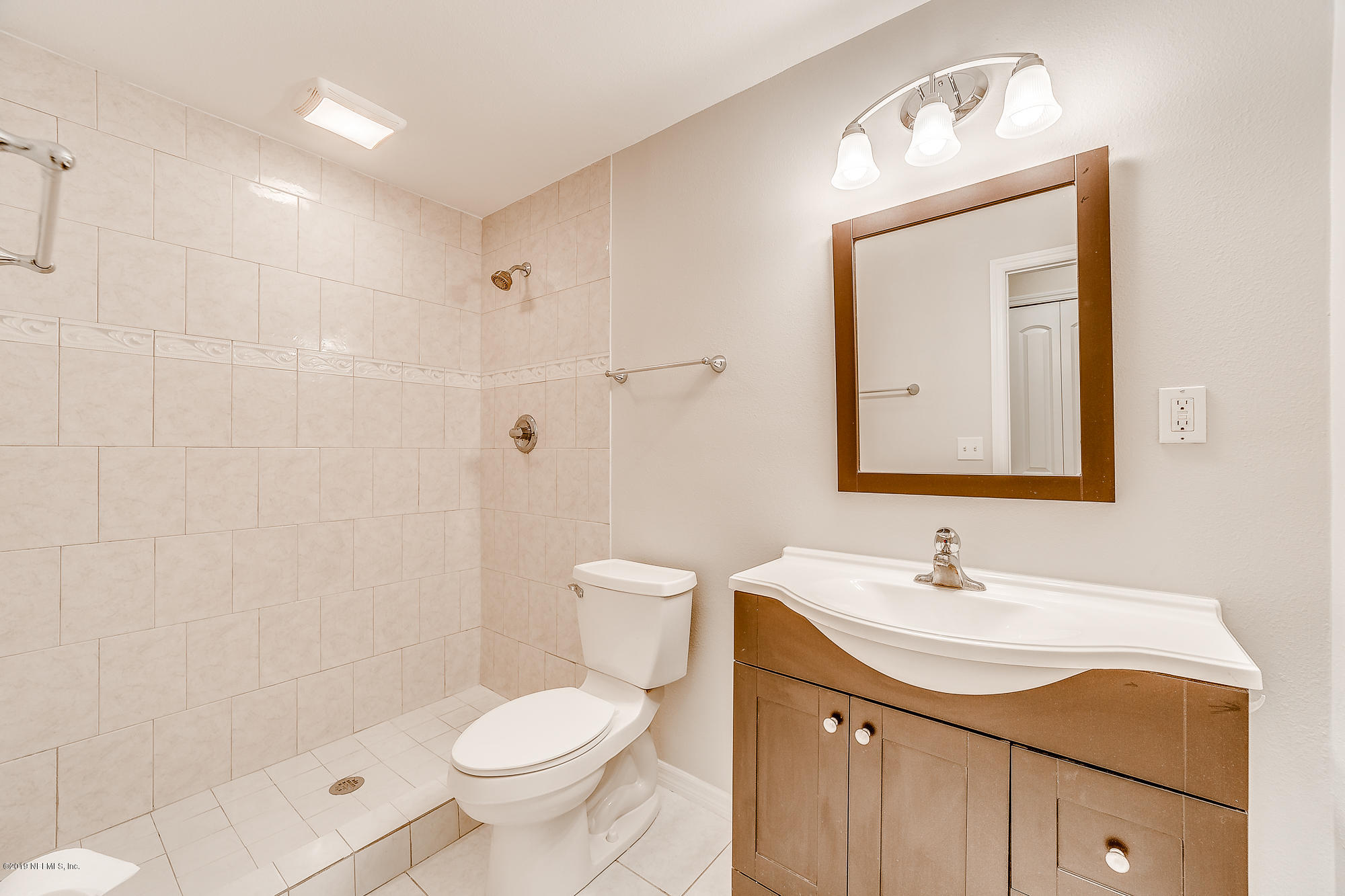 1029 Penman Road Jacksonville Beach, FL 32250 - Photo 27 of 44 Bathroom