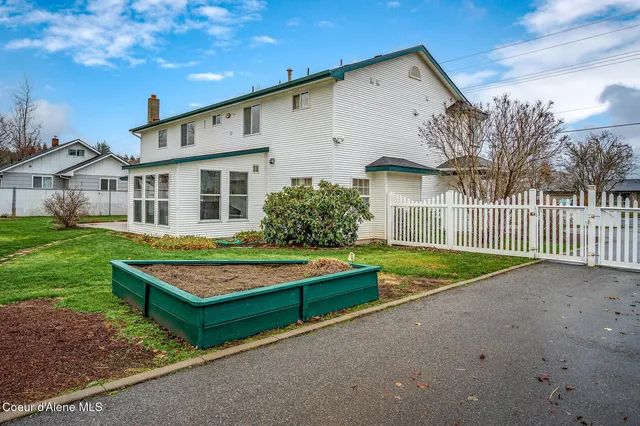 $1,100,000 | 3683 East Mullan Avenue, Post Falls, ID 83854