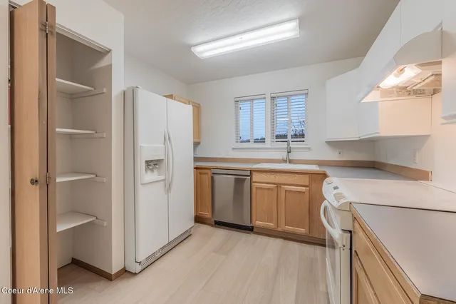 $1,100,000 | 3683 East Mullan Avenue, Post Falls, ID 83854