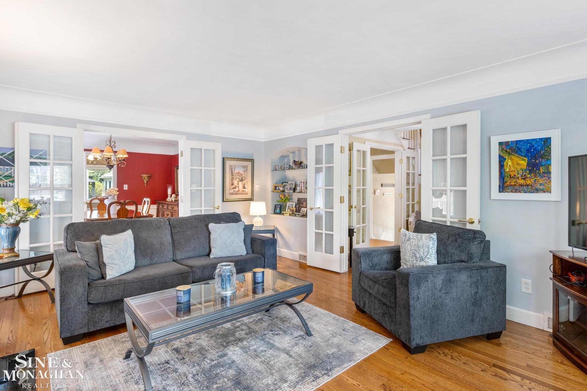 280 Merriweather Road Grosse Pointe, MI 48236 - Photo 8 of 36 50113617-7.JPG
