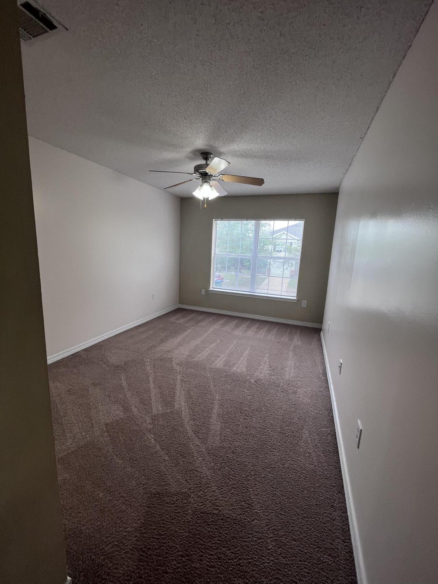 211 Johnson Court Crestview, FL 32536 - Photo 11 of 16 65799E77-88BE-4BB3-8EA0-9644AC6E6620