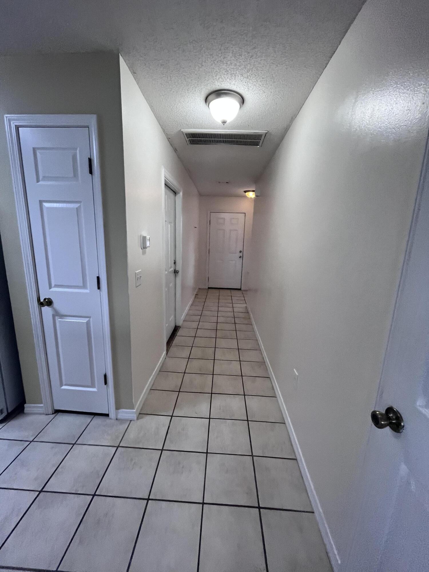 211 Johnson Court Crestview, FL 32536 - Photo 2 of 16 957390DF-D3D7-4B25-A55C-E341D9F8FDE9