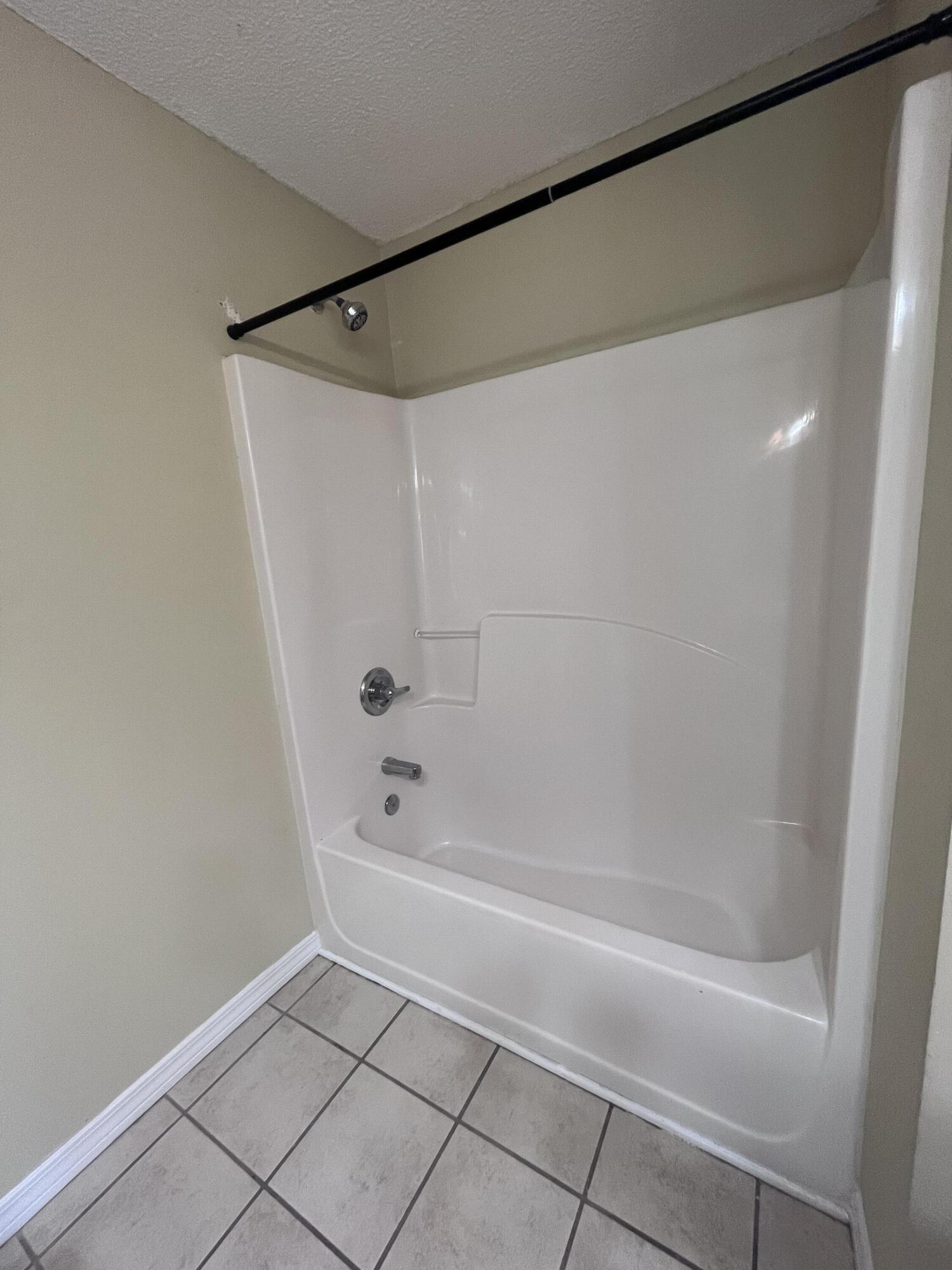 211 Johnson Court Crestview, FL 32536 - Photo 7 of 16 B172152F-7DD6-48AB-88EA-FA386BA899E0