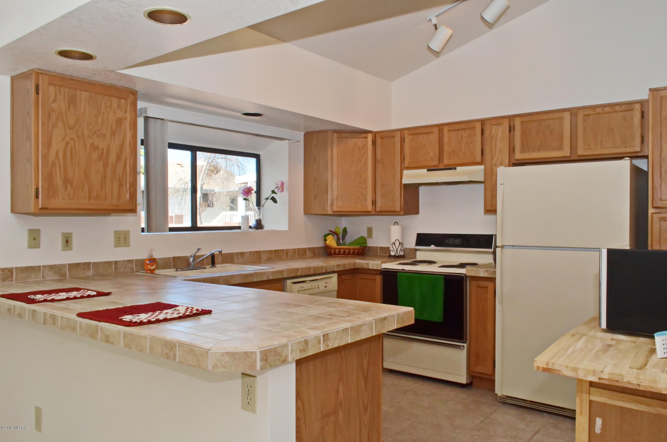 440 South Ridgefield Avenue Tucson, AZ 85748 - Photo 4 of 24
