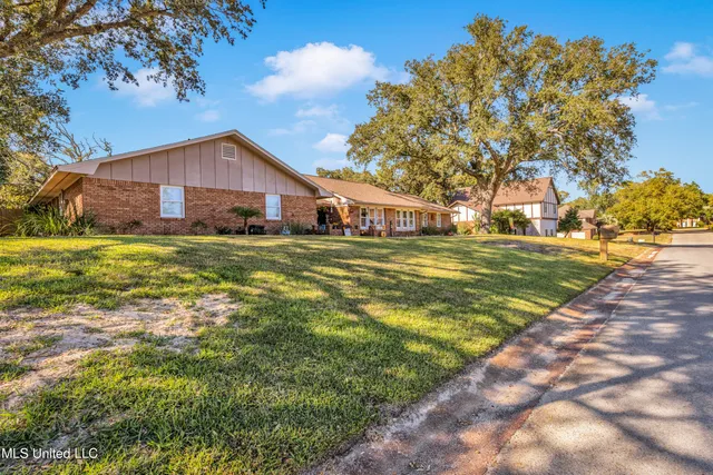 $435,000 | 425 Woodland Park Drive, Biloxi, MS 39531