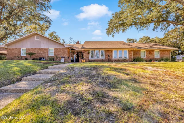 $435,000 | 425 Woodland Park Drive, Biloxi, MS 39531