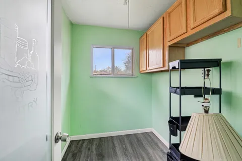 $258,000 | 796 Parkway Avenue, Elgin, IL 60120