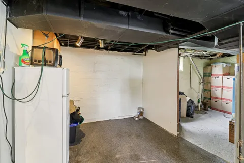 $258,000 | 796 Parkway Avenue, Elgin, IL 60120