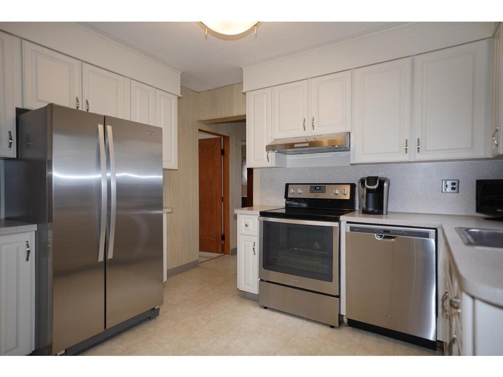 14 Carl Road Arlington, MA 02474 - Photo 11 of 28 Gallery Image 11