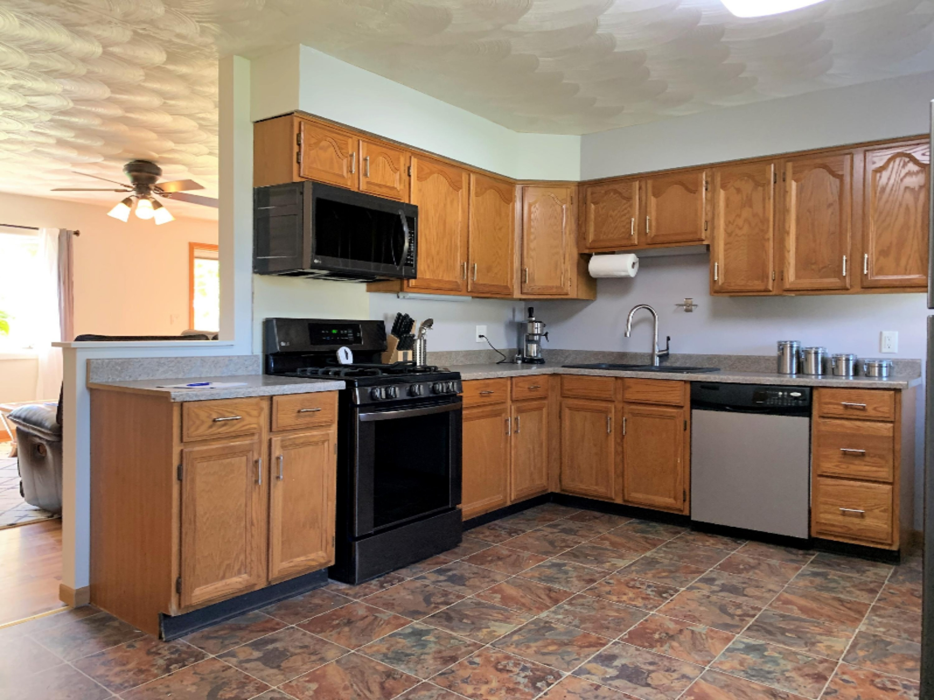 8121 Swift Road Battle Creek, MI 49017 - Photo 6 of 18 IMG-4081