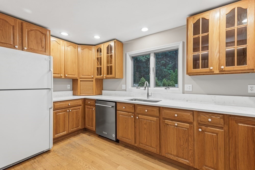 10 Buckhill Road Northborough, MA 01532 - Photo 4 of 37 Gallery Image 4