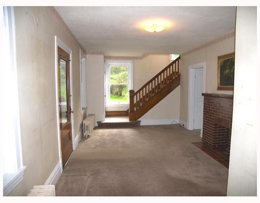 473 Saxman Road Latrobe, PA 15650 - Photo 5 of 8 Living Room.