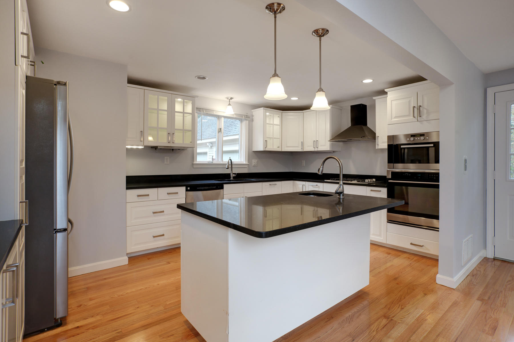 6 Ockway Bay Road Mashpee, MA 02649 - Photo 14 of 40 Kitchen