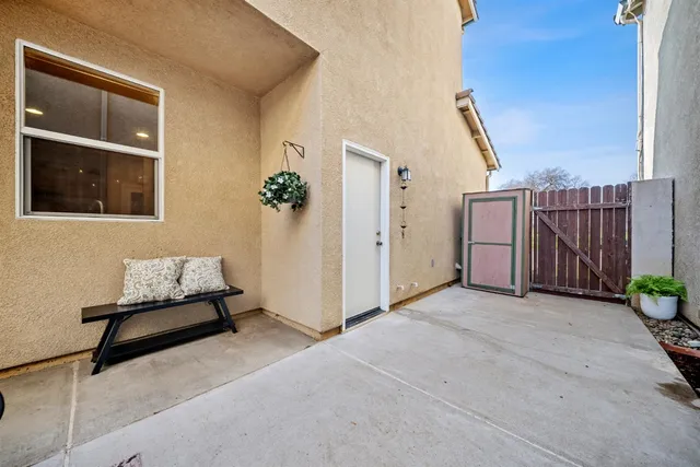 a view of a house with porch