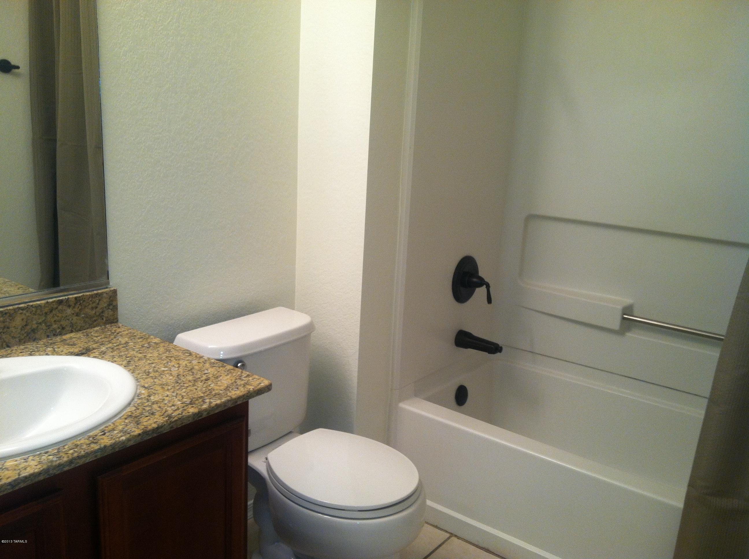 7852 East Rooner Drive Tucson, AZ 85730 - Photo 3 of 5