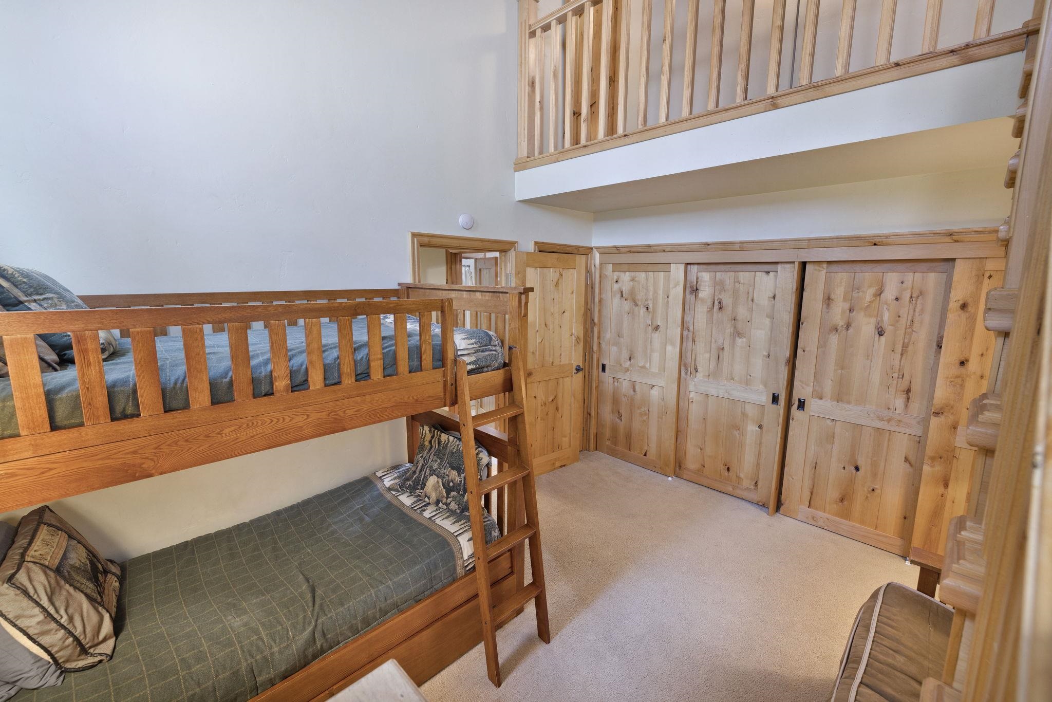 2252 Meridian Boulevard, Unit 32 Mammoth Lakes, CA 93546 - Photo 19 of 31