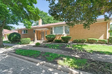 $399,900 | 418 East End Avenue, Hillside, IL 60162