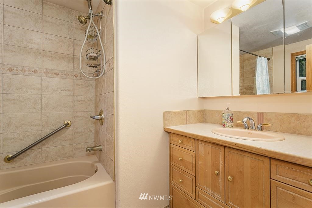 11220 Olympic View Road Northwest Silverdale, WA 98383 - Photo 9 of 25 Gallery Image 9