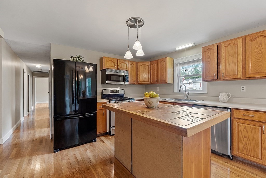 116 Worcester Road Sterling, MA 01564 - Photo 3 of 34 Gallery Image 3
