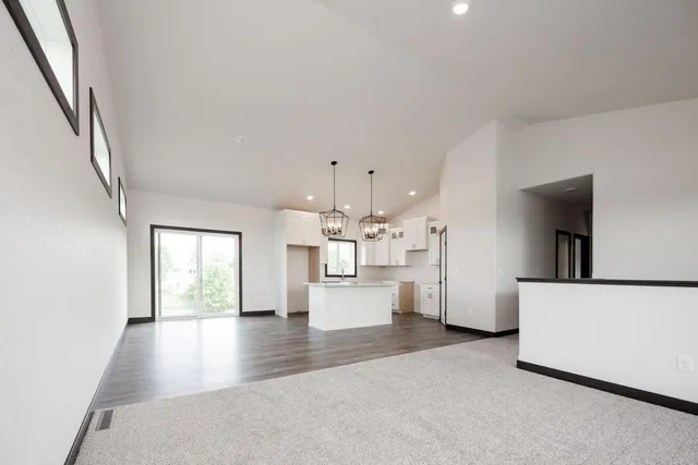 $613,000 | 656 Lake Forest Circle, Detroit Lakes, MN 56501