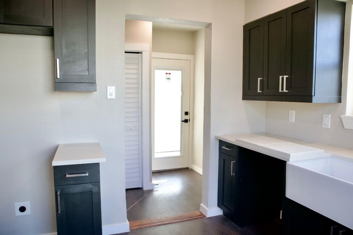 428 Van Molan Street Houston, TX 77022 - Photo 16 of 20 a bathroom with a sink and a mirror