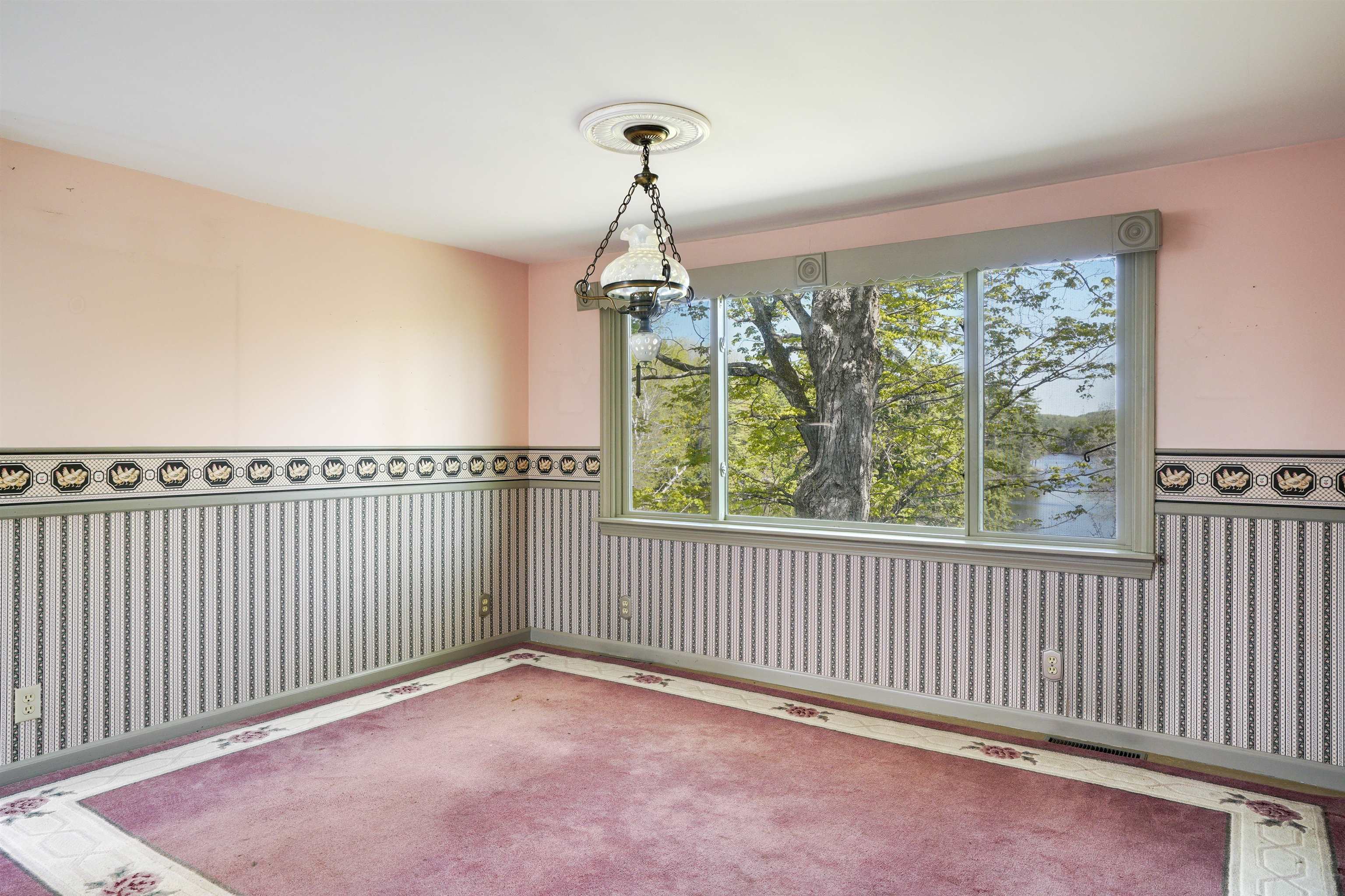 189 East Washington Road Hillsborough, NH 03244 - Photo 20 of 55