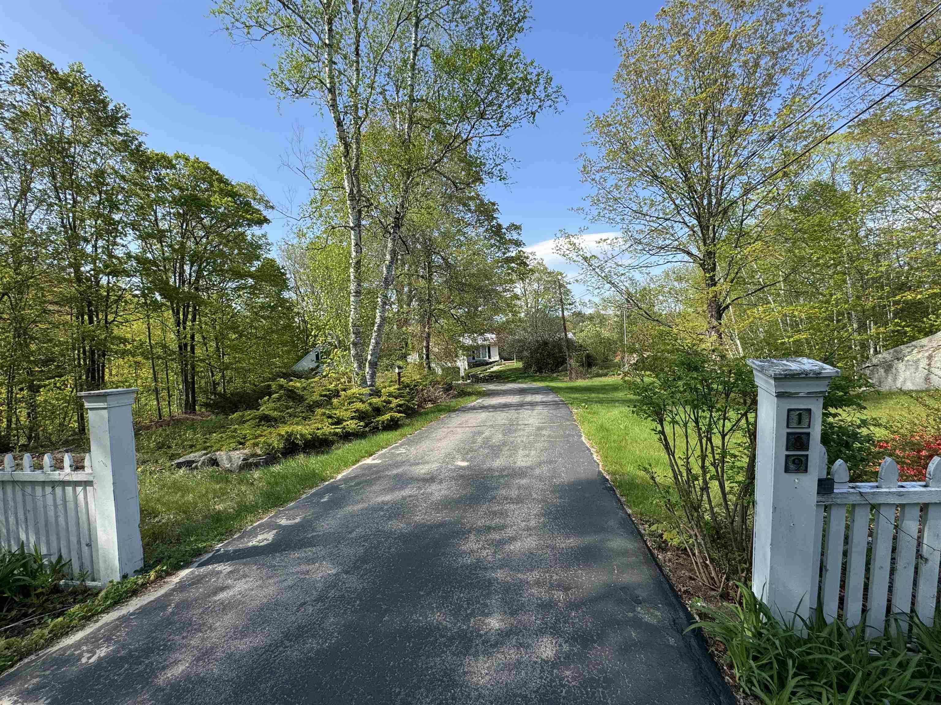 189 East Washington Road Hillsborough, NH 03244 - Photo 2 of 55