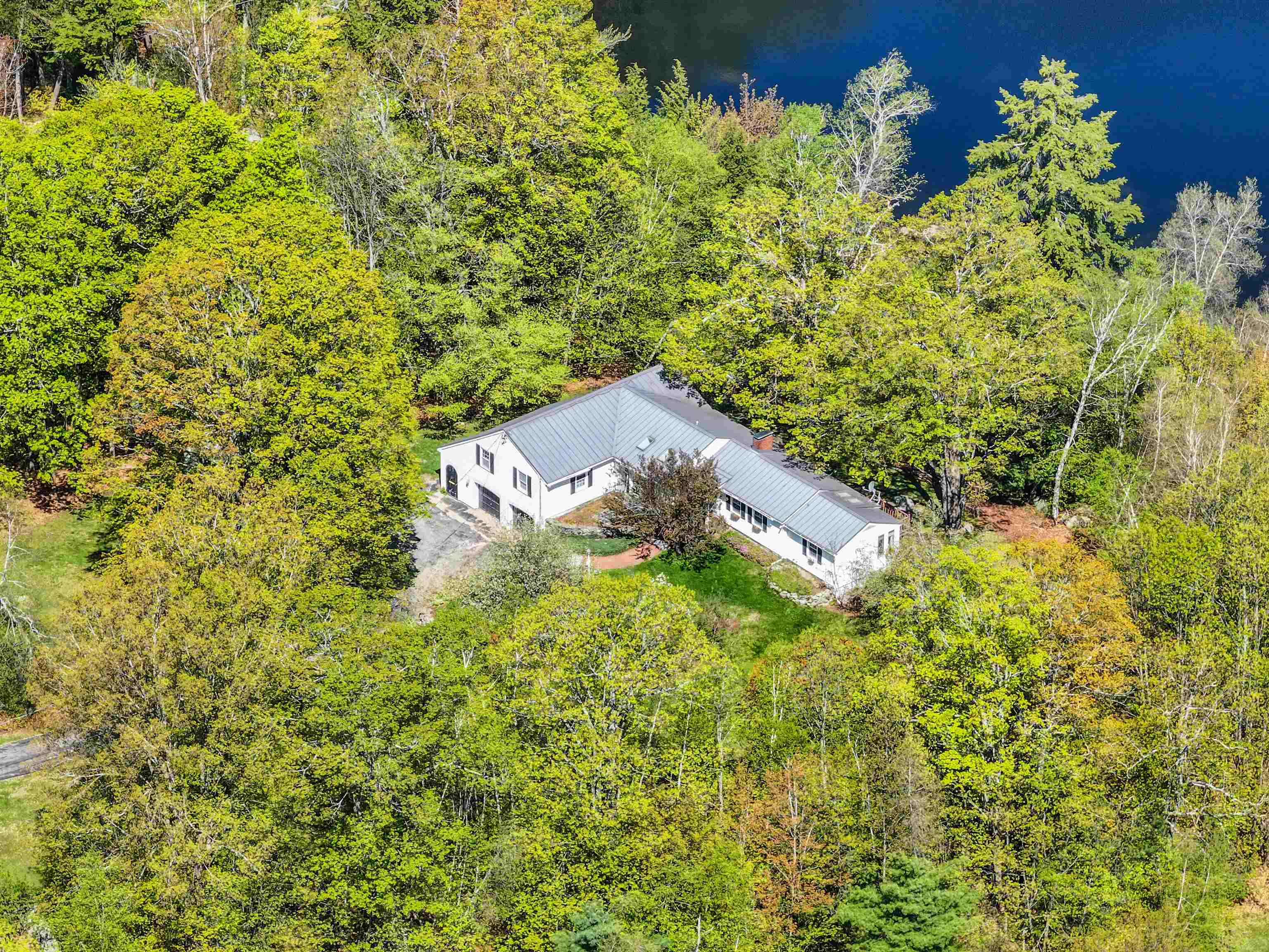 189 East Washington Road Hillsborough, NH 03244 - Photo 7 of 55