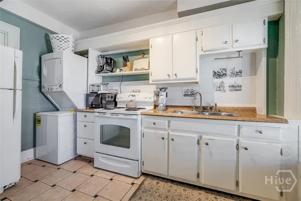 $2,250,000 | 28 East Taylor Street, Savannah, GA 31401