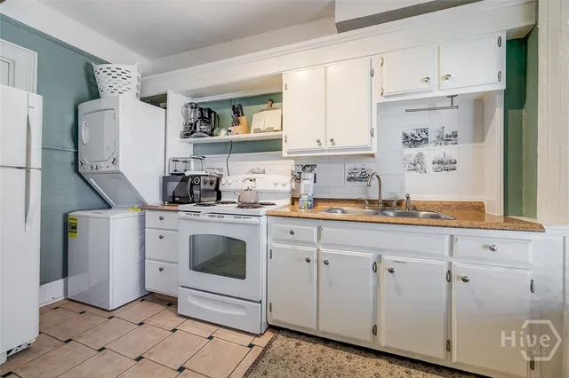 $2,250,000 | 28 East Taylor Street, Savannah, GA 31401