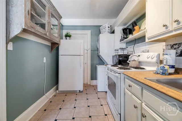 $2,250,000 | 28 East Taylor Street, Savannah, GA 31401