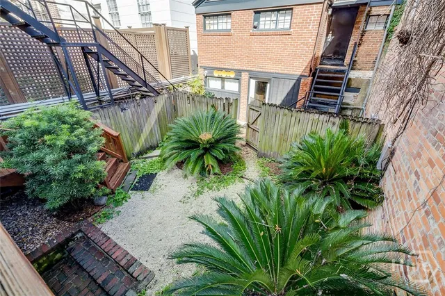 $2,250,000 | 28 East Taylor Street, Savannah, GA 31401