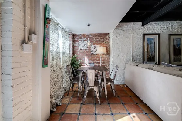 $2,250,000 | 28 East Taylor Street, Savannah, GA 31401