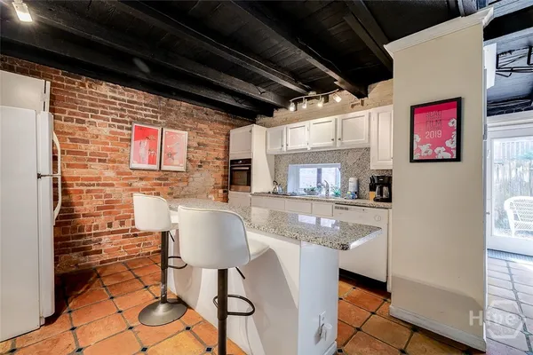 $2,250,000 | 28 East Taylor Street, Savannah, GA 31401