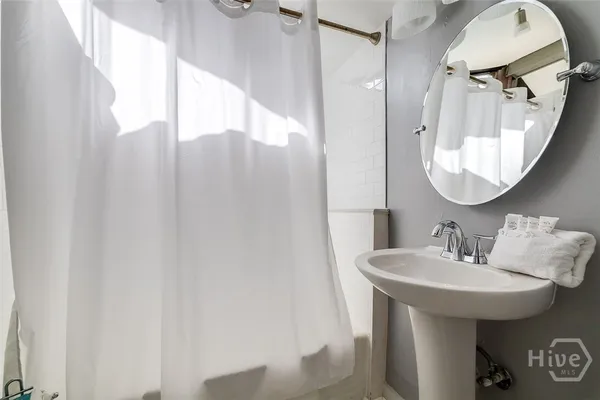 $2,250,000 | 28 East Taylor Street, Savannah, GA 31401