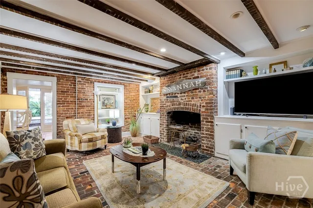 $2,250,000 | 28 East Taylor Street, Savannah, GA 31401