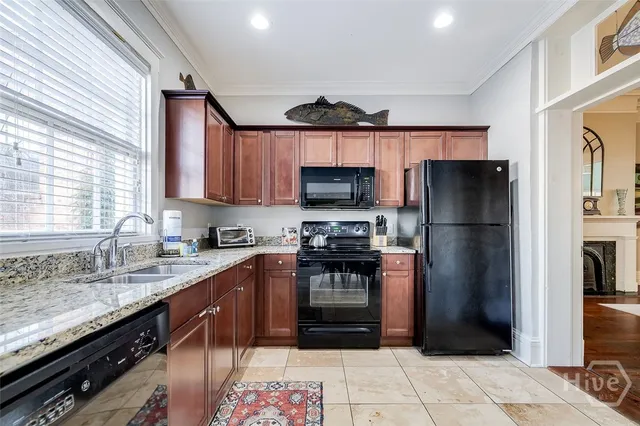 $2,250,000 | 28 East Taylor Street, Savannah, GA 31401