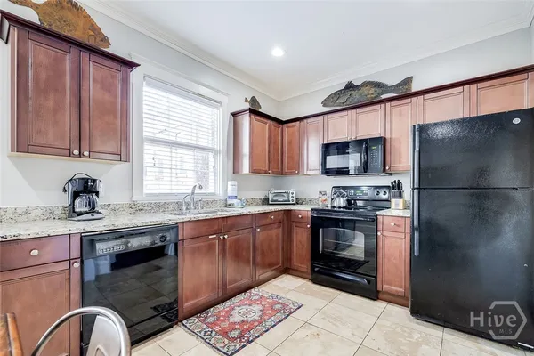 $2,250,000 | 28 East Taylor Street, Savannah, GA 31401