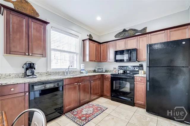 $2,250,000 | 28 East Taylor Street, Savannah, GA 31401