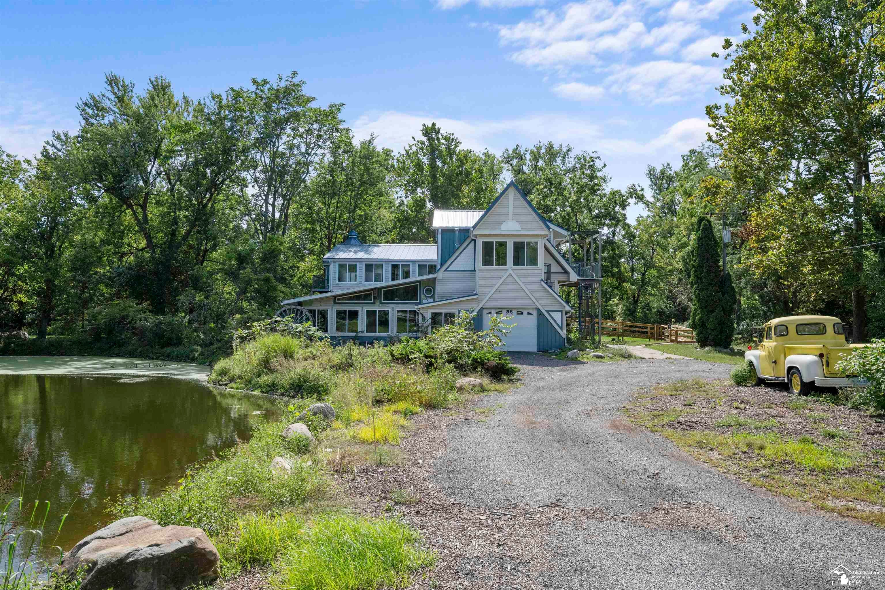 7977 North Custer Road Monroe, MI 48162 - Photo 2 of 37 Gallery Image 2