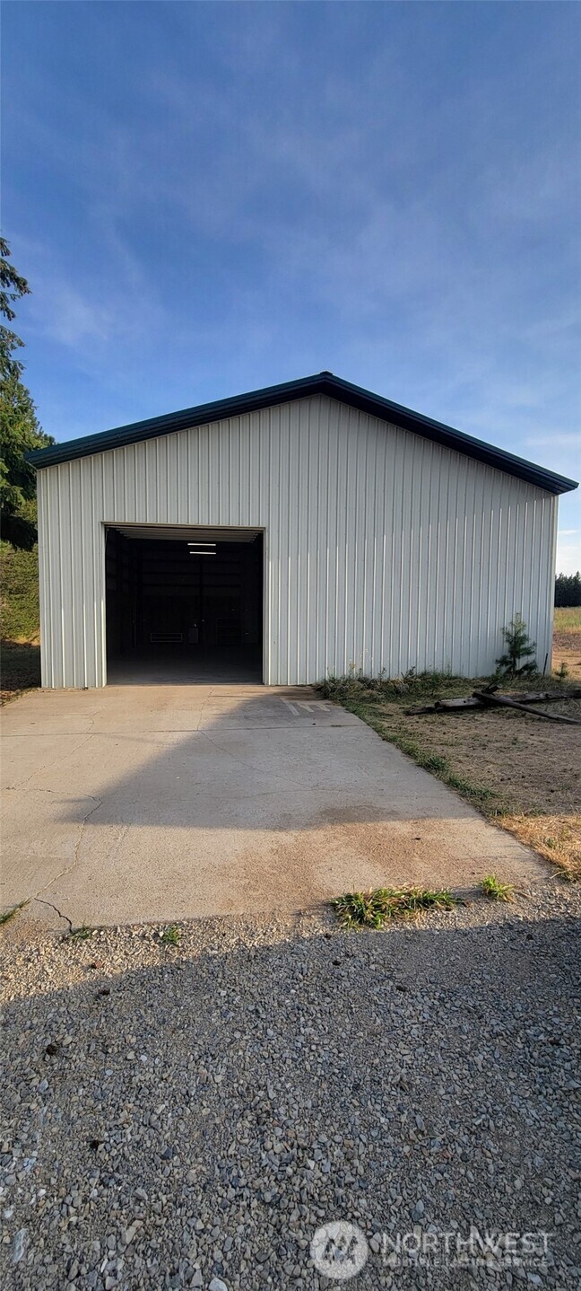 42410 North Sherman Road Deer Park, WA 99006 - Photo 4 of 9 Gallery Image 4
