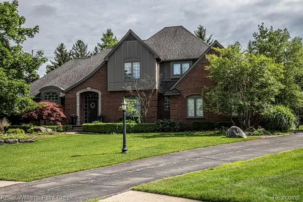 $895,000 | 4853 Goodison Pl Drive, Rochester, MI 48306