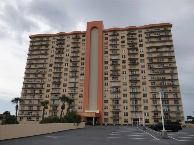 $1,750 | 4900 Brittany Drive South, Unit 305, St. Petersburg, FL 33715