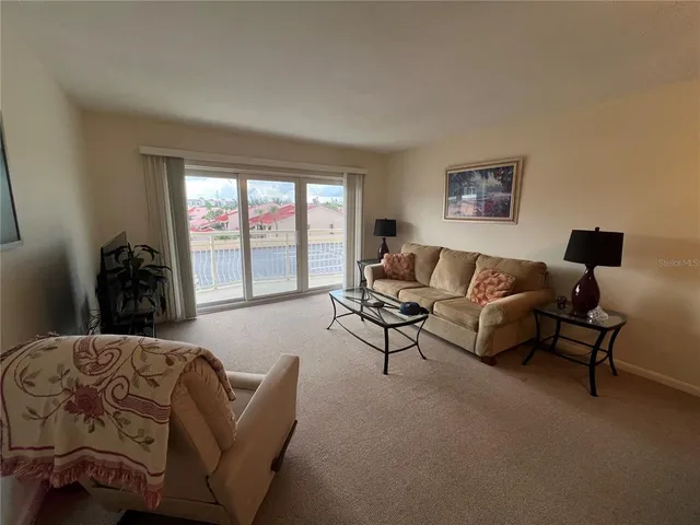 $1,750 | 4900 Brittany Drive South, Unit 305, St. Petersburg, FL 33715