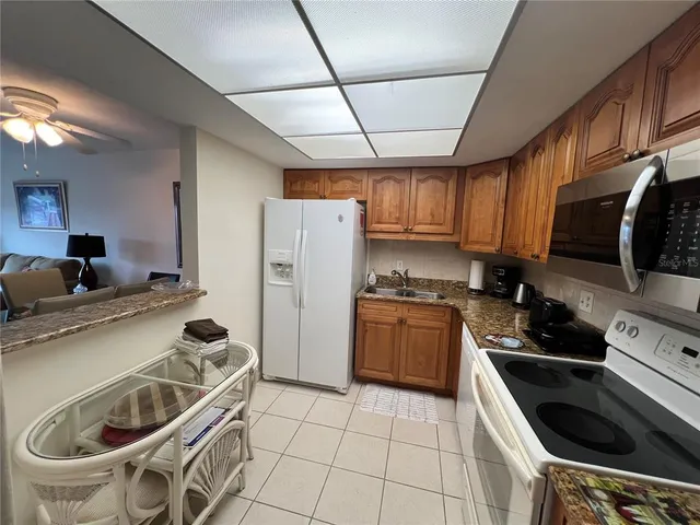 $1,750 | 4900 Brittany Drive South, Unit 305, St. Petersburg, FL 33715